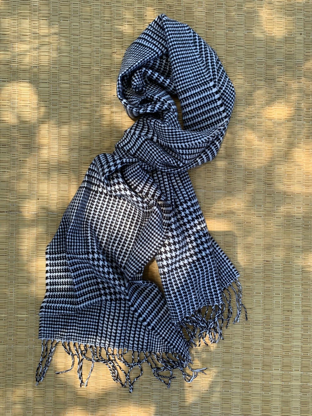 Checkered B&W Cashmere wool Scarf w/ fringe Like New